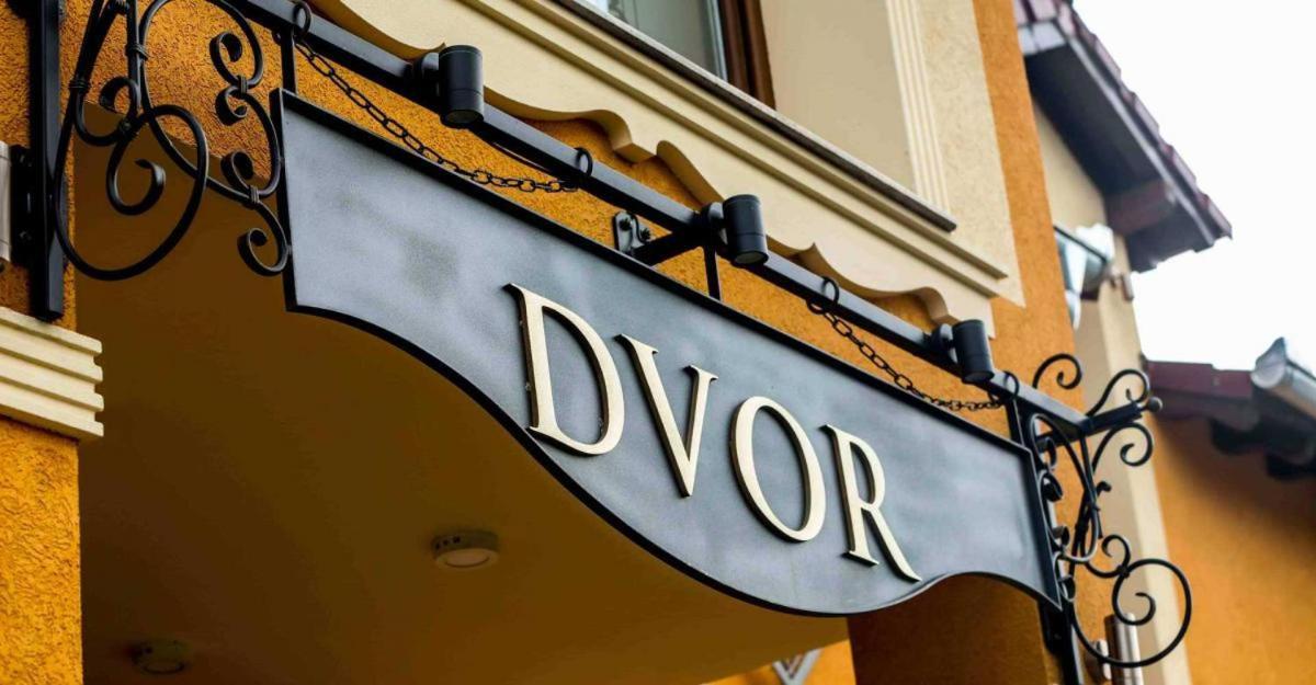 Vila Dvor Subotica Eksteriør billede